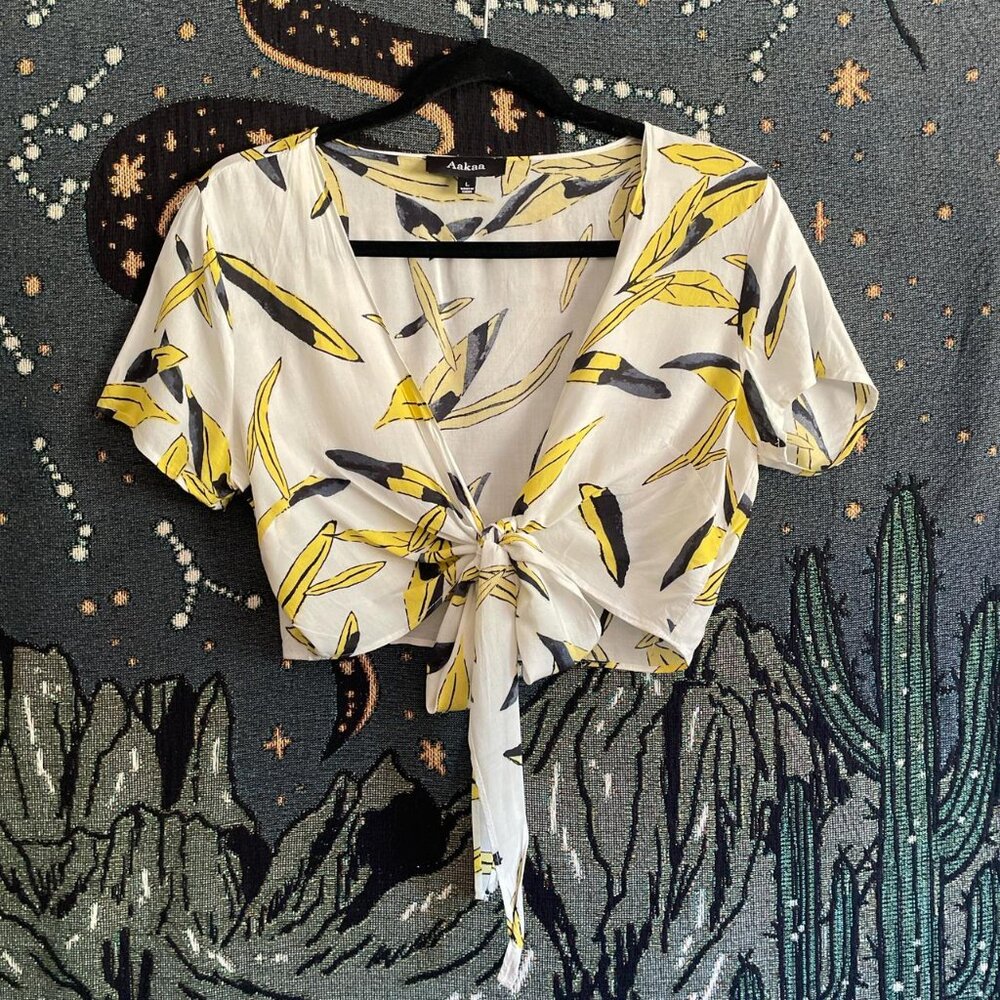Aakaa Front Tie Cropped Top White and yellow L